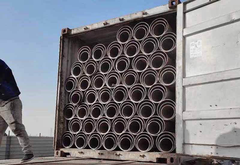 ASTM A252 Carbon Steel Pipe.jpg
